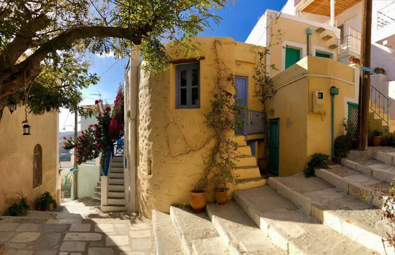 Traditional Medieval Stone House In "Ano Syros" Exteriér fotografie