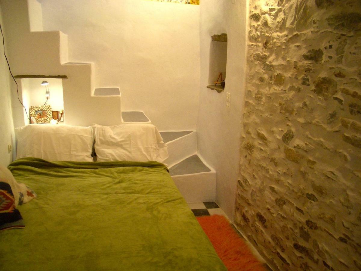 Traditional Medieval Stone House In "Ano Syros" Exteriér fotografie