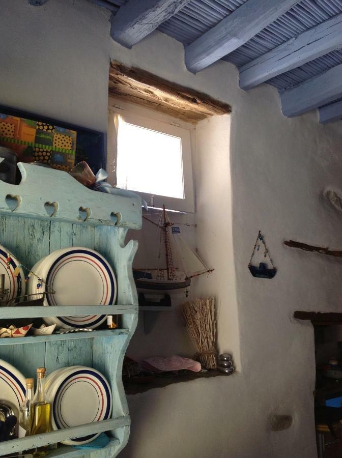 Traditional Medieval Stone House In "Ano Syros" Exteriér fotografie