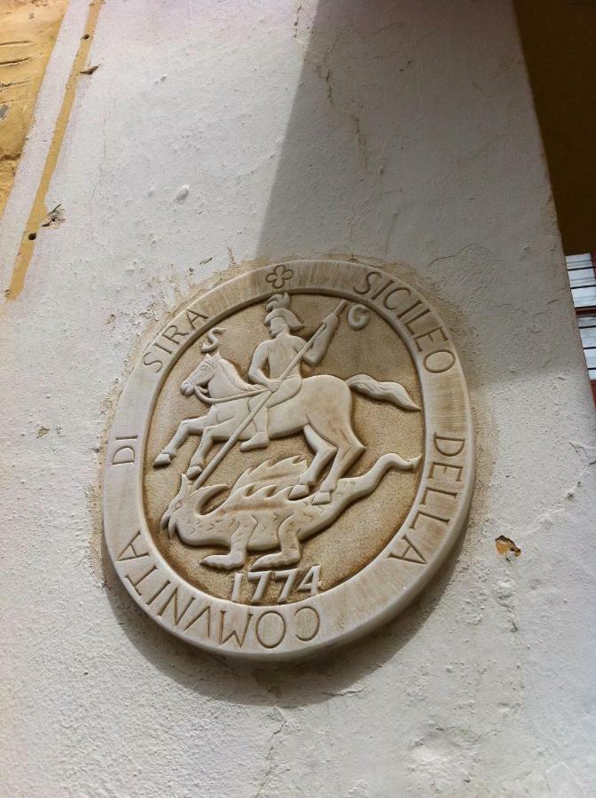 Traditional Medieval Stone House In "Ano Syros" Exteriér fotografie