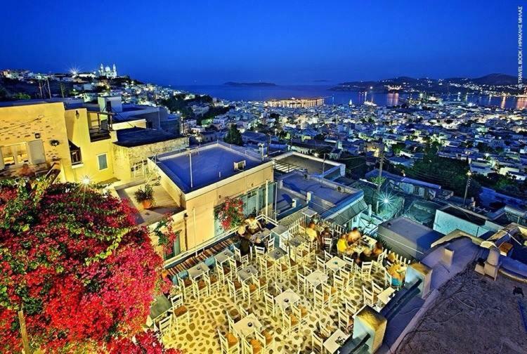 Traditional Medieval Stone House In "Ano Syros" Exteriér fotografie