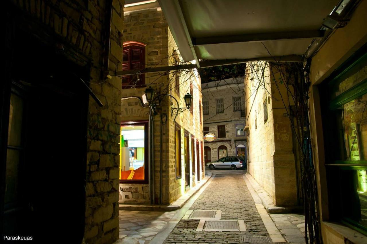 Traditional Medieval Stone House In "Ano Syros" Exteriér fotografie